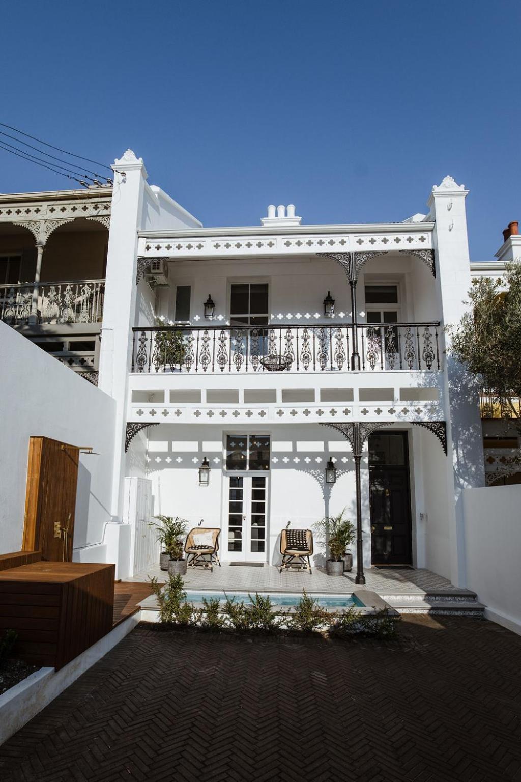 Villa Immaculately Styled And Positioned With Pool & Bar